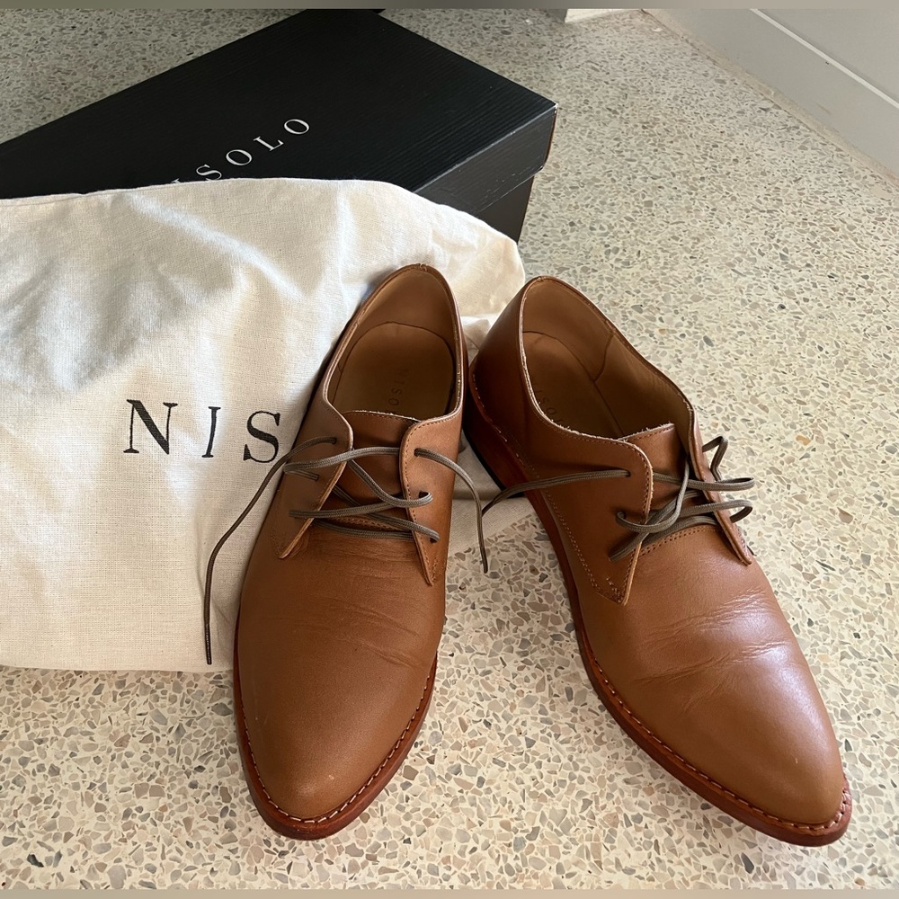 Nisolo James Oxford in almond, womens 8.5